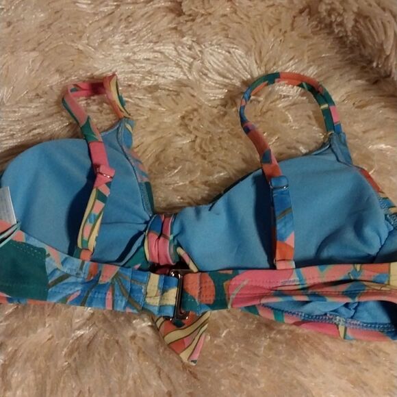 Kona SolWomen's Abstract Tropical Print  Tie-Front Bikini Top NWT.  Size S 4-6 - Picture 7 of 11